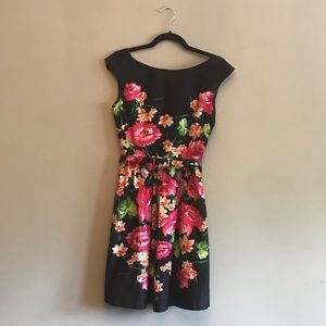 Eliza J Floral Belted Dress. Size 4.